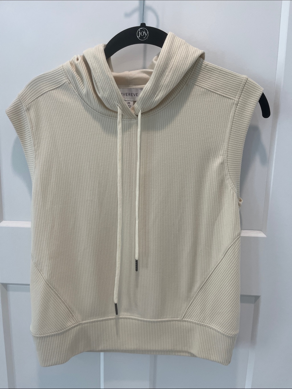 Evereve Sleeveless Ribbed Hoodie In Cream